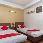 Oyo 19674 Apoorva\'S Guest House